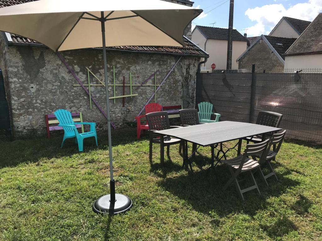 Top Host Les Perles Des Chateaux Mer Exterior photo